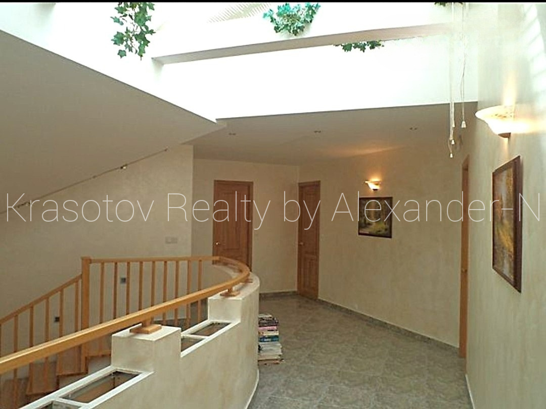 продажа многокомнатной квартиры номер A-173098 в Приморском районе, фото номер 33